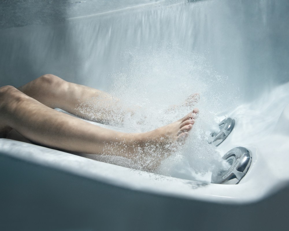 The Science Behind Hydrotherapy: How Hot Tubs Can Aid in Pain Management and RecoveryImage